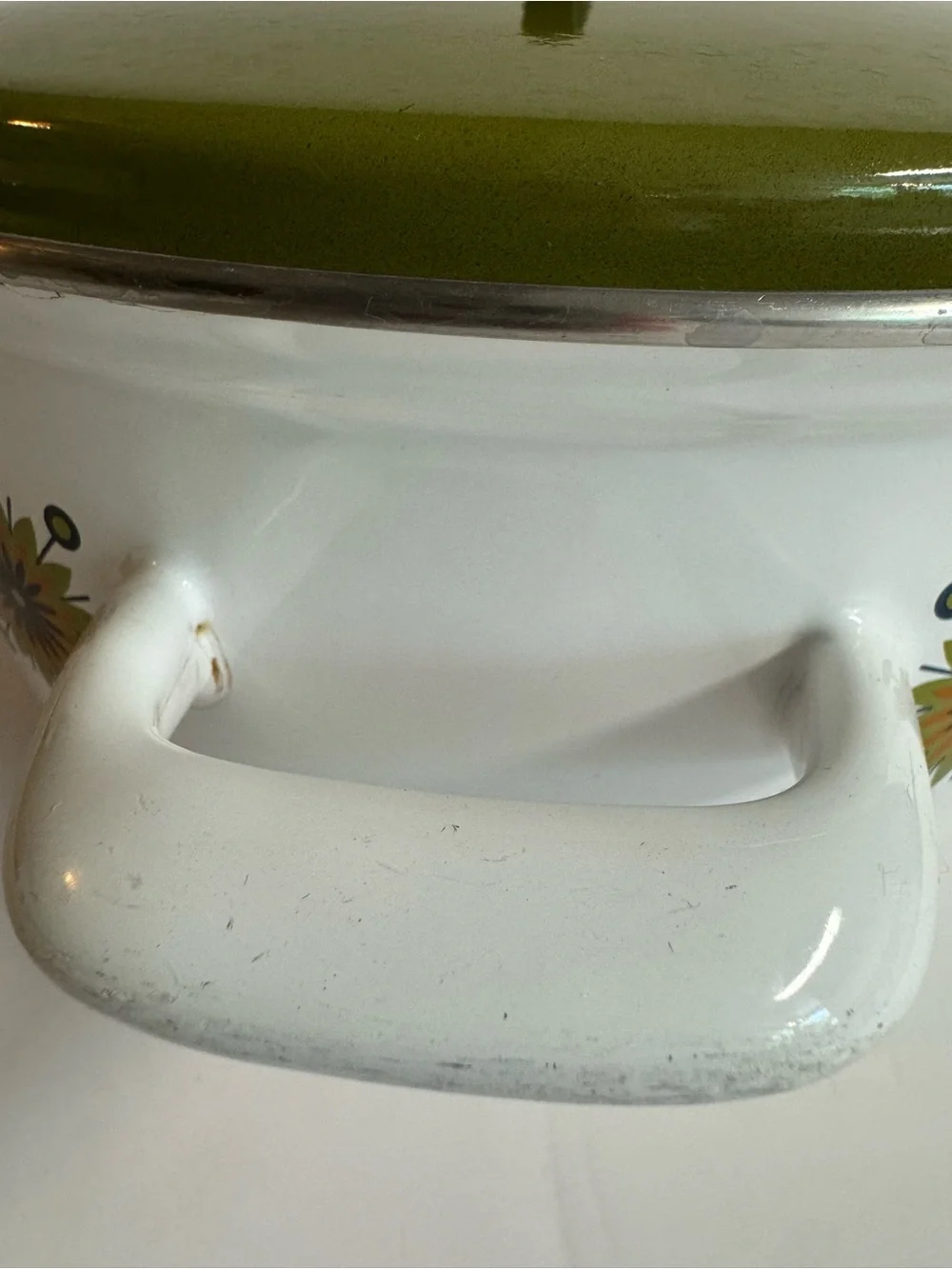 Vintage 60s White Green + Yellow Flower Universal Made in Austria Pot - lid